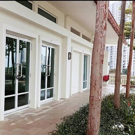Straits Quay Marina Suites Penang 3E By Aurorahomes Bagan Jermal Extérieur photo